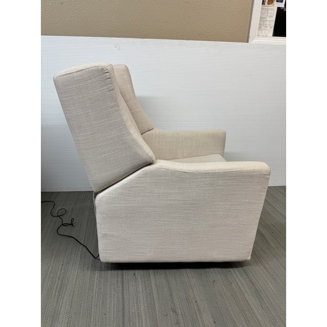 Cream Million Dollar Baby Classic Crewe Namesake Rocker For Sale - Image 8 of 12