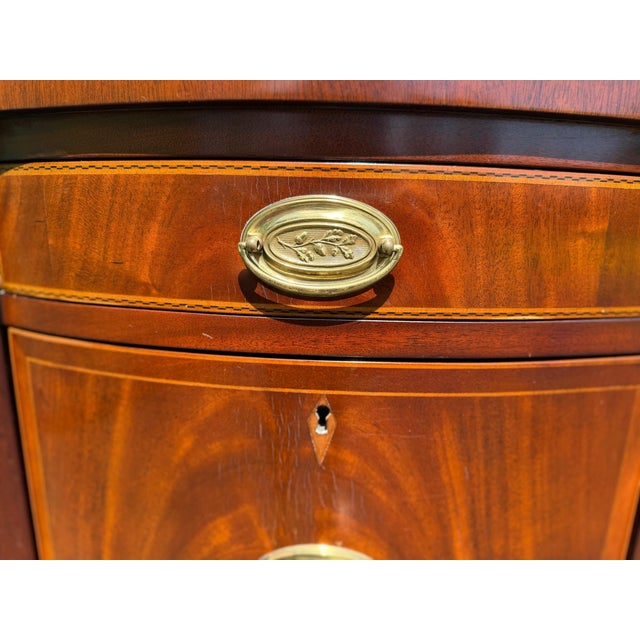 1990s 1990S Kindel Hepplewhite Style Mahogany Serpentine Sideboard For Sale - Image 5 of 11