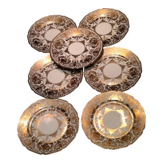Mid 20th Century Limited Edition Royal Ivory Gold Windsor Pattern Dinner Plates- Set of 7 For Sale