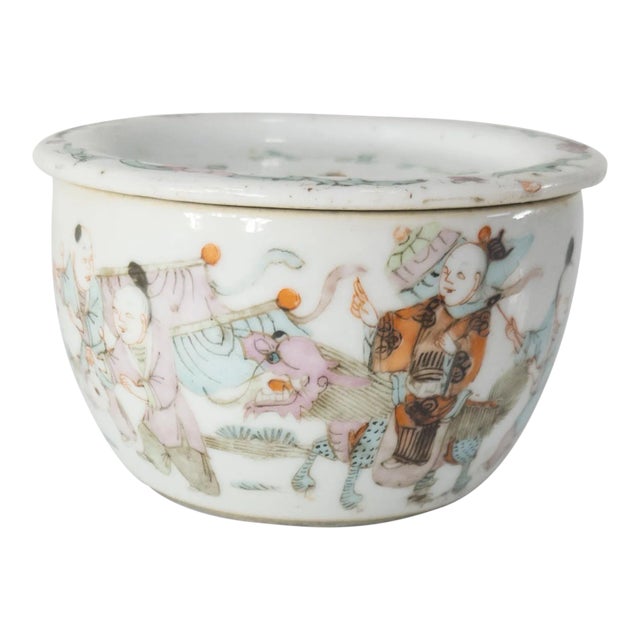 19th Century Chinese Famille Rose Decorated Covered Bowl or Cricket Cage For Sale