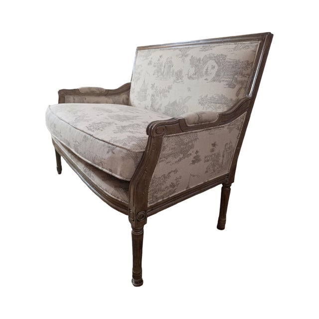 French Louis XVI Style Toile Upholstered Settee With Distressed Carved Wood Frame For Sale - Image 4 of 9