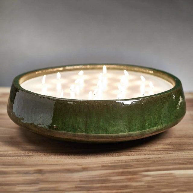 Recycle and restyle, this scented candle is both beautiful and versatile. The perfect candle for a luminous backyard and...