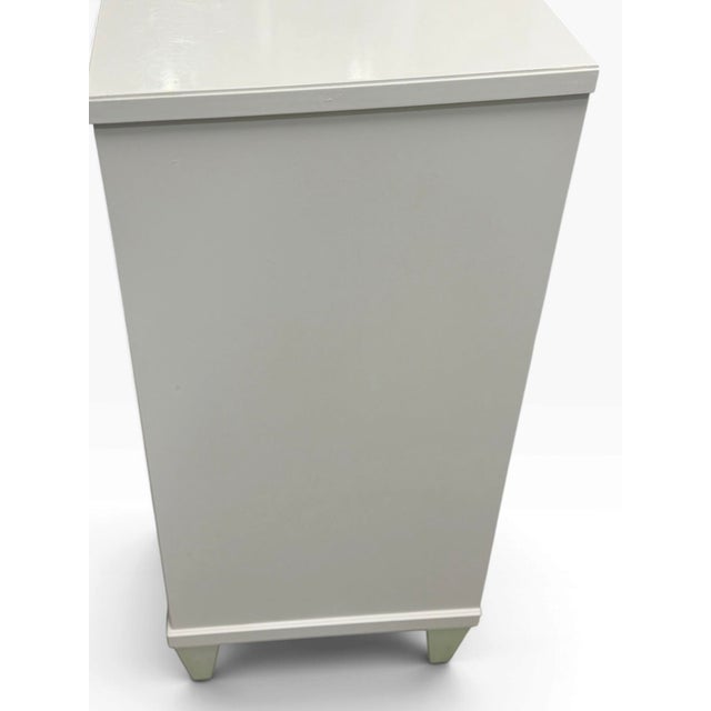 Ethan Allen Heston Triple Dresser in Ascot White Lacquer, 9 Drawers For Sale In New York - Image 6 of 12
