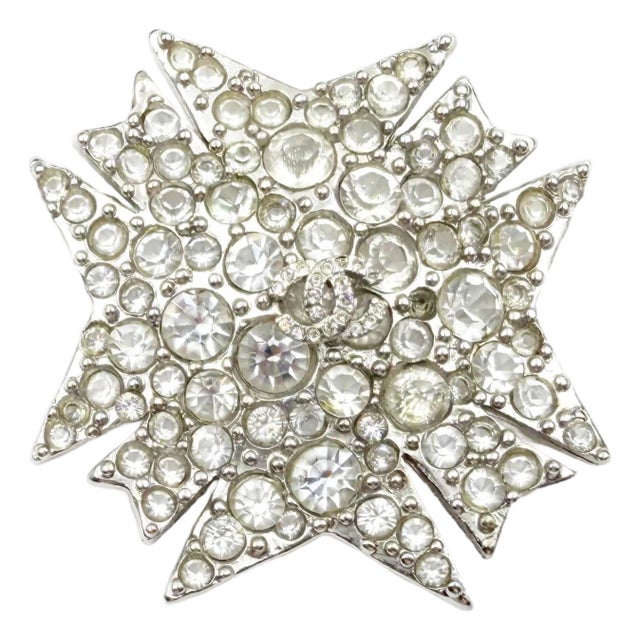 Chanel Silver CC Star Round Crystal Large Brooch For Sale