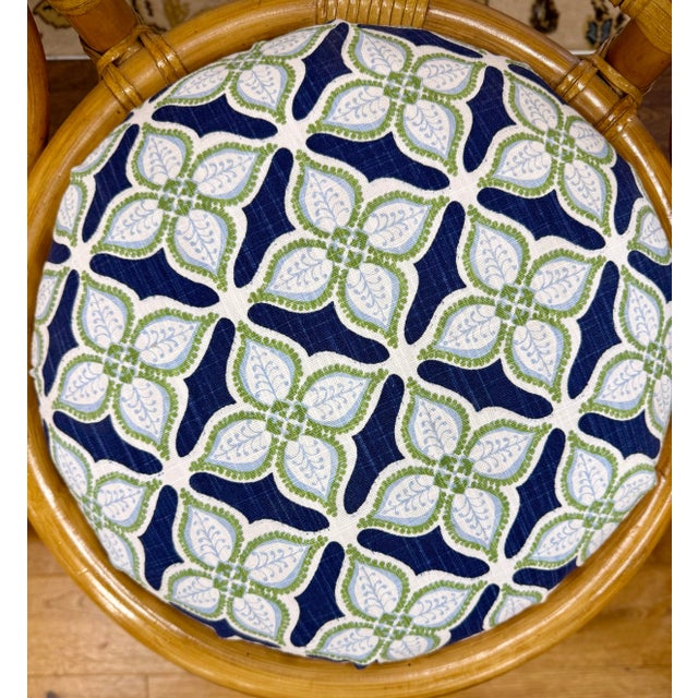 Vintage 3 Pc Bamboo and Rattan Honeymoon Bistro Set, Table and Two Chairs For Sale In New York - Image 6 of 7