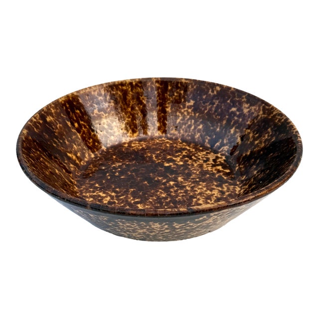 Large Antique Spongeware Serving Bowl – Rockingham Glaze Yellowware Pottery, Primitive Farmhouse Folk Art For Sale