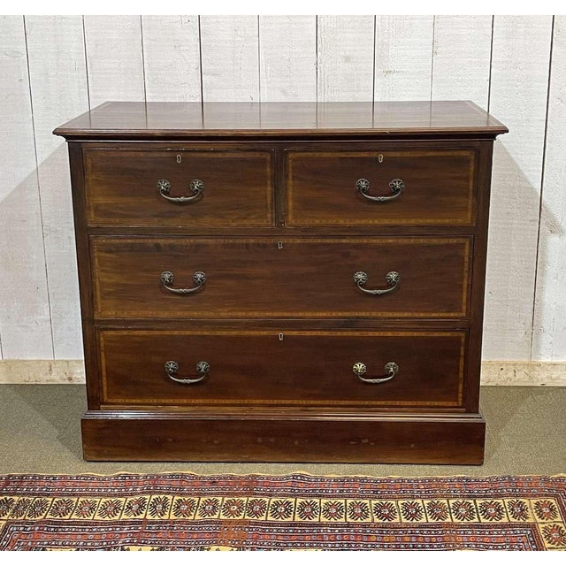 Early 20th Century English Mahogany Chest of Drawers For Sale - Image 17 of 17