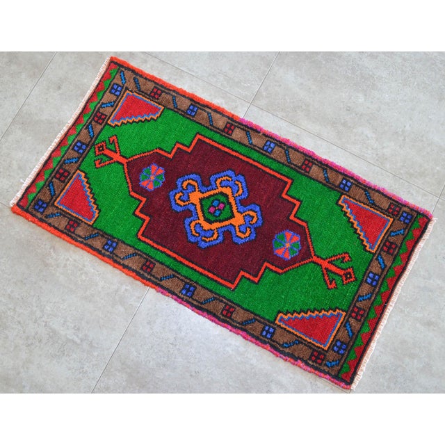 Textile Hand Knotted Oushak Smal Rug. Colorful Rug, Bath Mat, Laundry Kitchen Decor 1'6" X 2'9" For Sale - Image 7 of 10