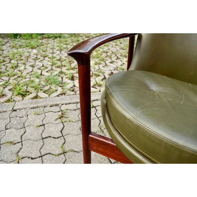 Olive Leather Lounge Chair by Ib Kofod Larsen for Fröscher Sitform, 1976 For Sale - Image 18 of 18