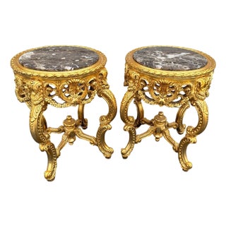 1960s Pair of French Rococo Marble Top Accent Tables Gilded Carved Side Tables For Sale