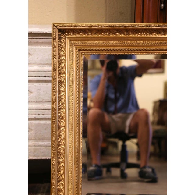French 19th Century French Napoleon III Carved Giltwood Wall Mirror For Sale - Image 3 of 10