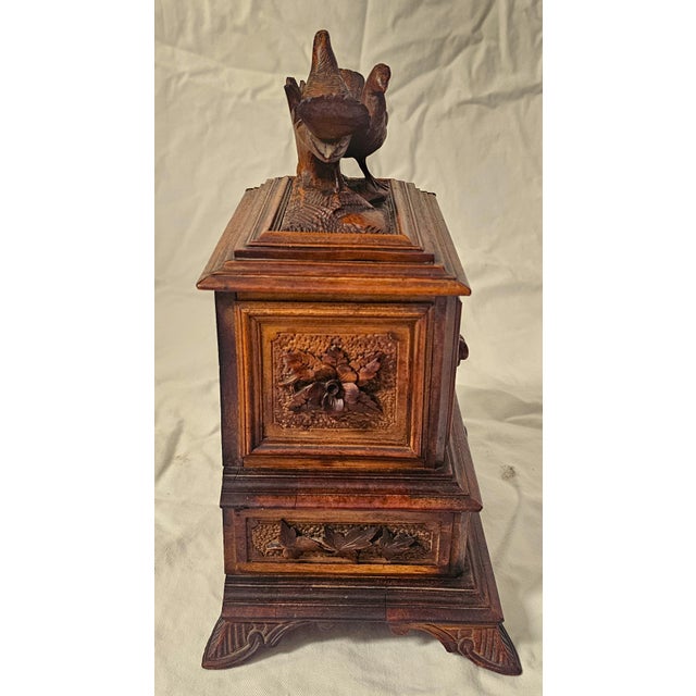 1880s Black Forest Carved Walnut Jewelry Box With Birds, Floral Relief, & Key For Sale - Image 4 of 15