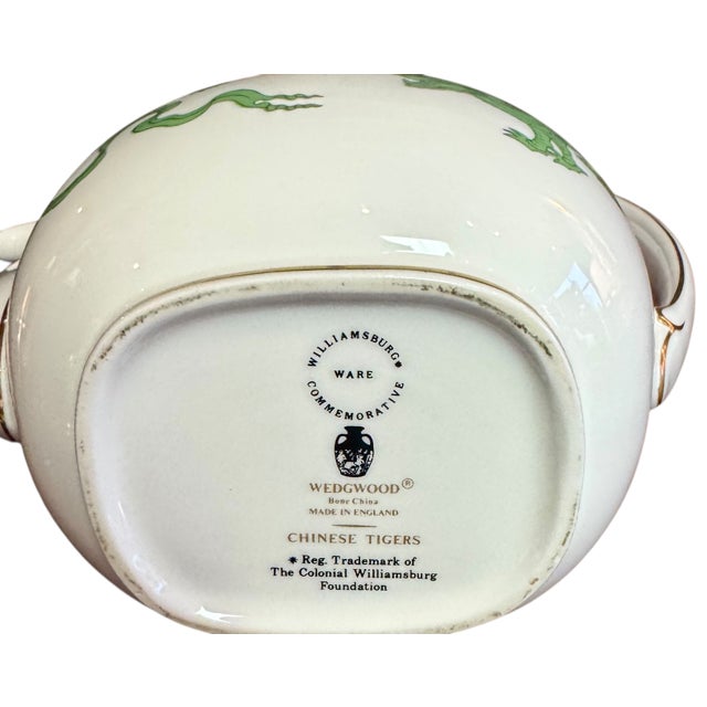 20th Century Wedgewood “Chinese Tigers” Bone China Coffeepot - Green For Sale - Image 9 of 9