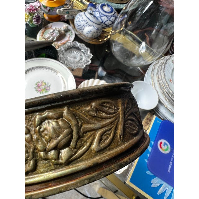 Up for consideration is a beautiful vintage round brass figurative English style wall pocket. This would look lovely in...