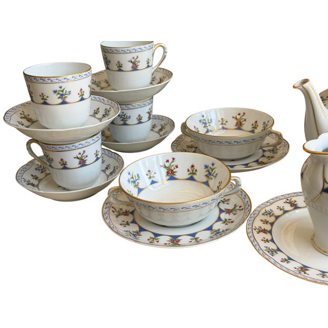 French 1990s Bernardaud Chateaubriand Blue Limoges Porcelain Luncheon Teapot Tea Set - Set of 17 For Sale - Image 3 of 5