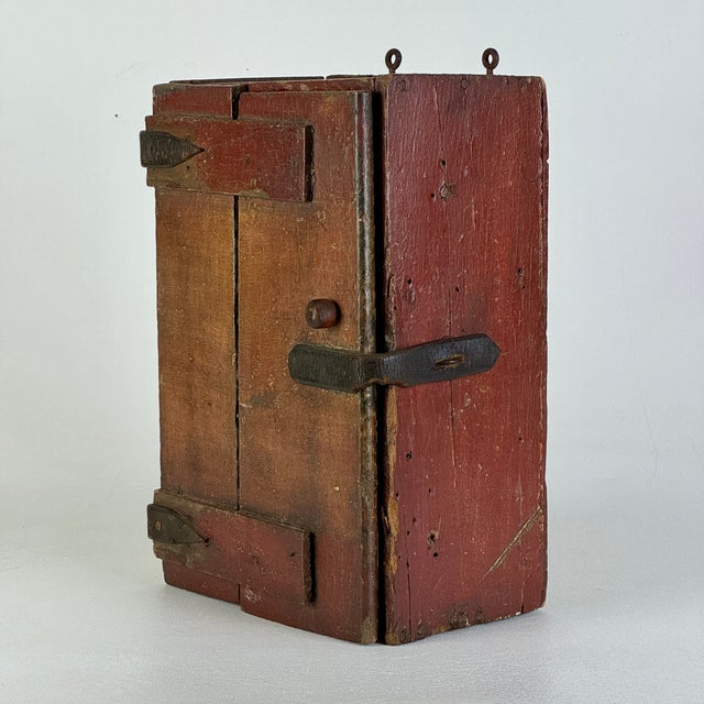 American Early 19th C. Americana Primitive Small Handmade Wall Cupboard With Leather Straps Hinges & Latch For Sale - Image 3 of 14