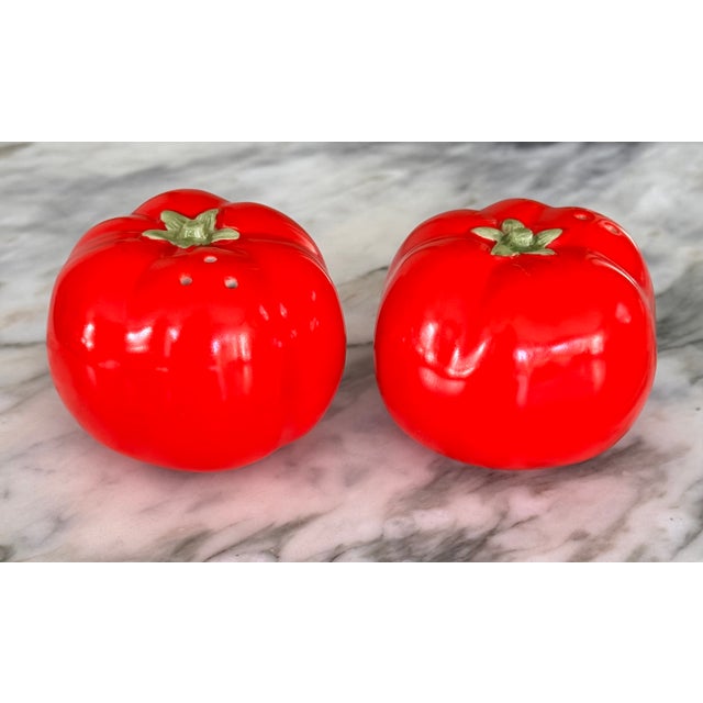 Vintage Holt Howard Tomato Motif Salt and Pepper - A Pair For Sale - Image 4 of 9