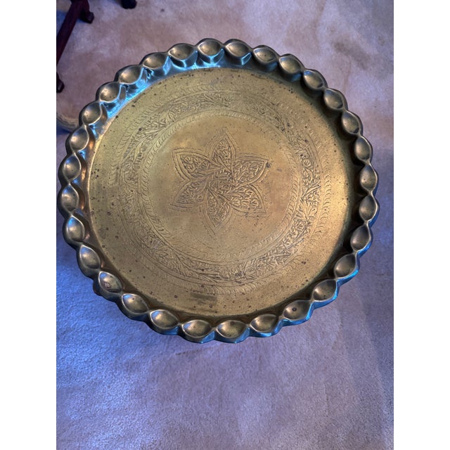 Moroccan 1960s Small Moroccan Engraved Brass Tray With Scalloped Top on Carved Stand For Sale - Image 3 of 8