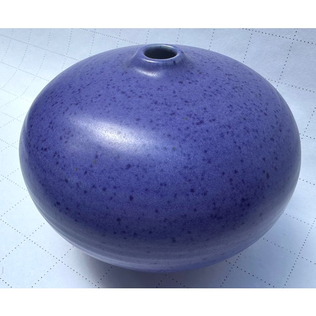 Otto Heino 1970s Mid Century Modern Otto & Vivika Heino Studio Pottery Vase For Sale - Image 4 of 6
