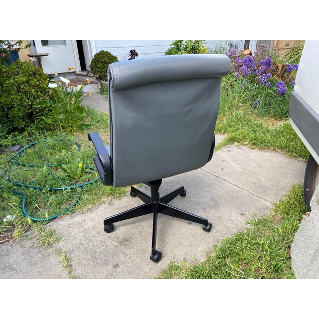 Modern Vintage Richard Sapper Knoll Management Grey Leather Office Chairs For Sale - Image 3 of 12