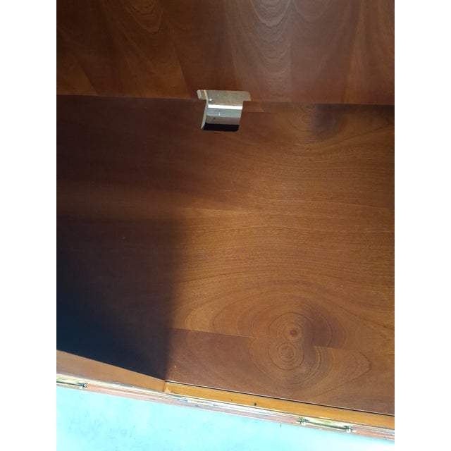 Late 20th Century Federal Style Yew Wood Double Door Side Cabinet For Sale - Image 11 of 11