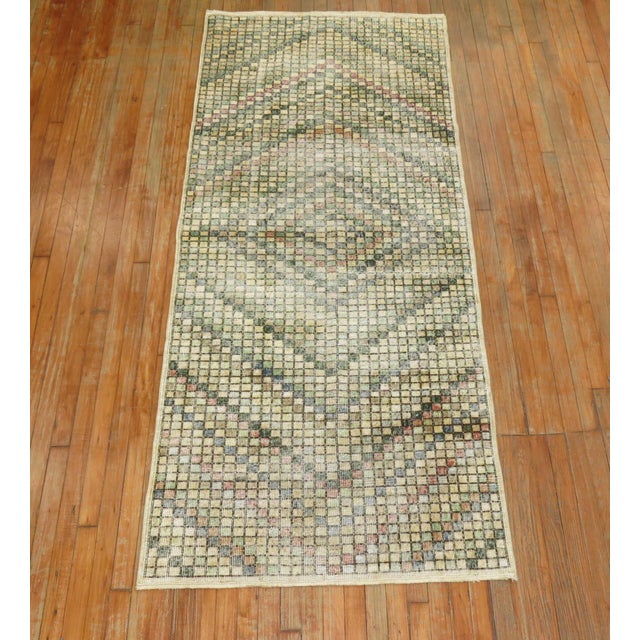 Mid 20th Century Zabihi Collection Turkish Deco Rug For Sale In New York - Image 6 of 9