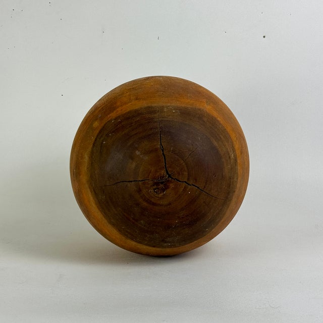 Mid-Century Modern Set of 3 Large Vintage Turned Wood Balls in 3 Sizes Circa Mid Century Modern, Sculptural Objects For Sale - Image 3 of 18