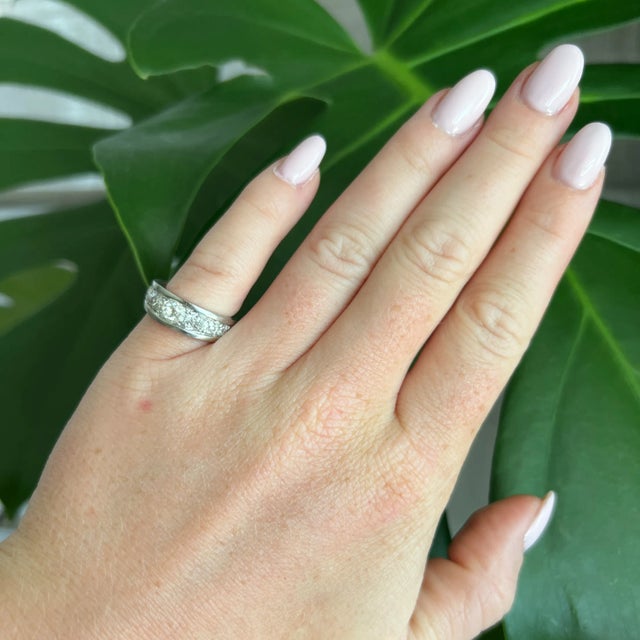 Contemporary Art Deco Wedding Band with 1.5 Carat Drop Diamonds, Size 4.75 For Sale - Image 3 of 6