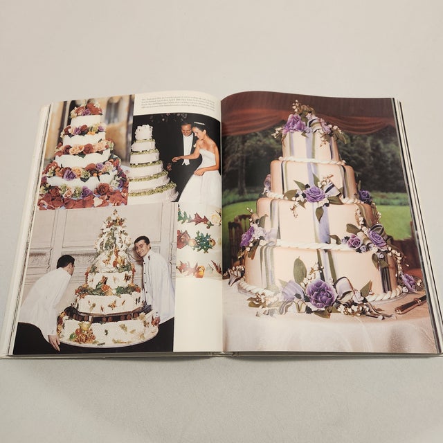 Paper 2001 Vera Wang on Weddings First Edition Hardcover Table Book For Sale - Image 7 of 10