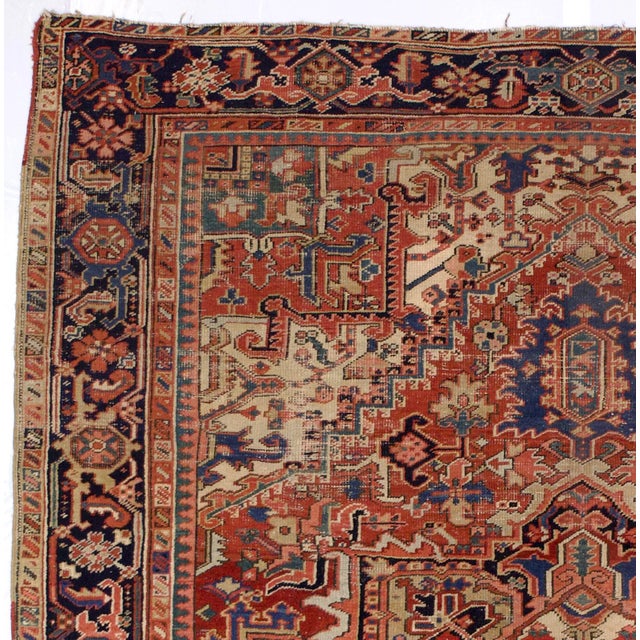 Early 20th Century Antique Persian Heriz Rug 8'6" X 11’1" For Sale - Image 5 of 5