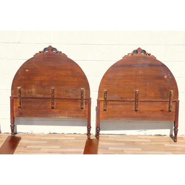 Early 20th Century Pair of Louis XV Style Hand-Painted Twin Bed Frames With Floral Marquetry For Sale - Image 15 of 18