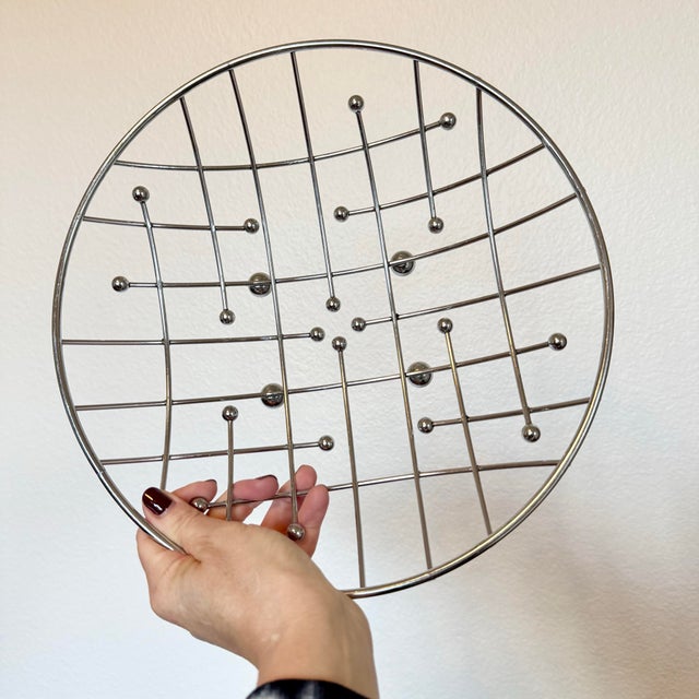 1960s Mid Century Modern Grid Eames Dots Sputnik Retro Metal Fruit Bowl MCM Vintage For Sale - Image 5 of 9