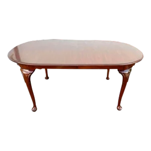 Henkel Harris Queen Anne Style Black Cherry Dining Table With 2 Leaves and Pads.