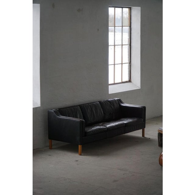 Mid-Century 3-Seater Sofa in Patinated Black Leather from Mogens Hansen, 1970s For Sale - Image 6 of 18