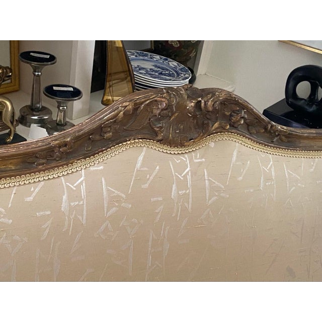 Cream Early 20th Century French Louis XV Style Giltwood Carved Settee in Cream Upholstery For Sale - Image 8 of 9