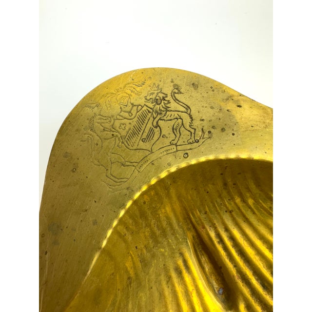 French Antique French Brass Shell Dish With Engraved Heraldic Crest, Circa 1900 For Sale - Image 3 of 7