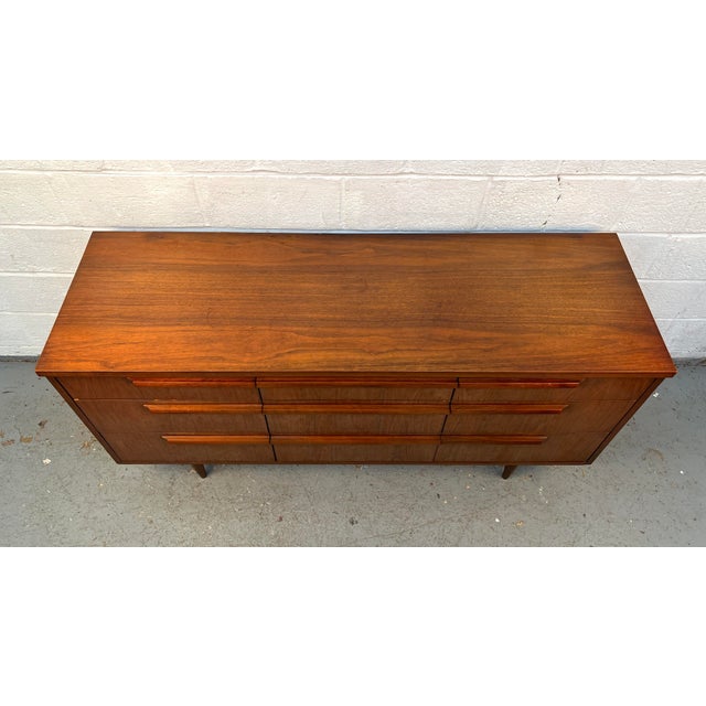 Mid-Century Modern Vintage Walnut Nine Drawer Dresser by Drew Furniture For Sale - Image 3 of 15