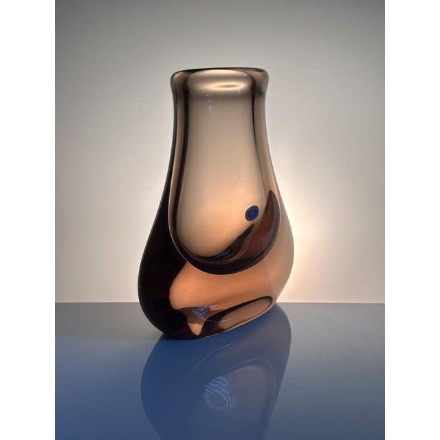 Sculptural Bohemian Smoked Glass Vase by Miroslav Klinger for Zelezny Brod ZBS, Czechoslovakia, 1950s For Sale - Image 14 of 17