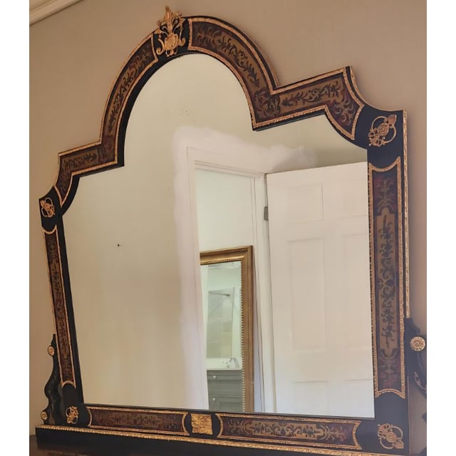 Italian Gilt Vanity & Mirror Set | Hand-Carved Dressing Table | Hollywood Regency / Baroque Style For Sale - Image 4 of 10