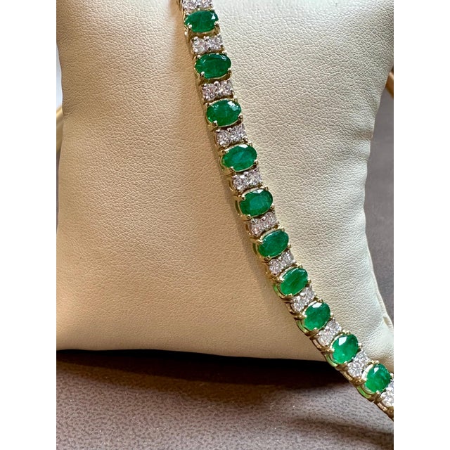12 Carat Natural Emerald & 2.8 Carat Diamond Tennis Bracelet 14 Kt Yellow Gold For Sale - Image 17 of 18