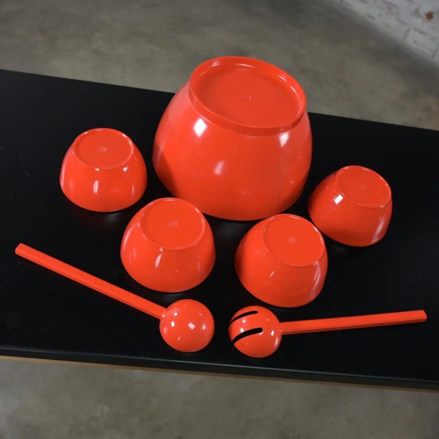 Orange Mid-20th Century Mid-Century Modern Pair Couroc Trays & Orange Vintage Plastic Salad Serving Set For Sale - Image 8 of 12