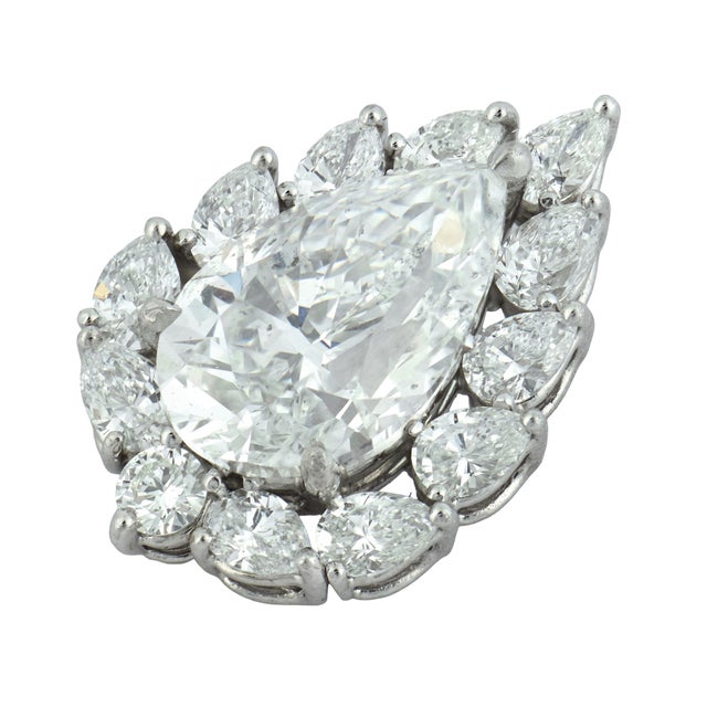 Contemporary Vintage Gia 3.03 Carats Pear Shape Diamond Platinum Cluster Pendant For Sale - Image 3 of 7