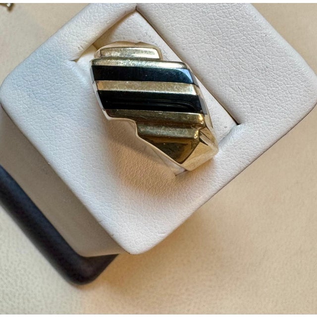 Early 21st Century Two Stripes Black Onyx Men's Ring 14 Karat Yellow Gold, Size 11, UNISEX For Sale - Image 5 of 18
