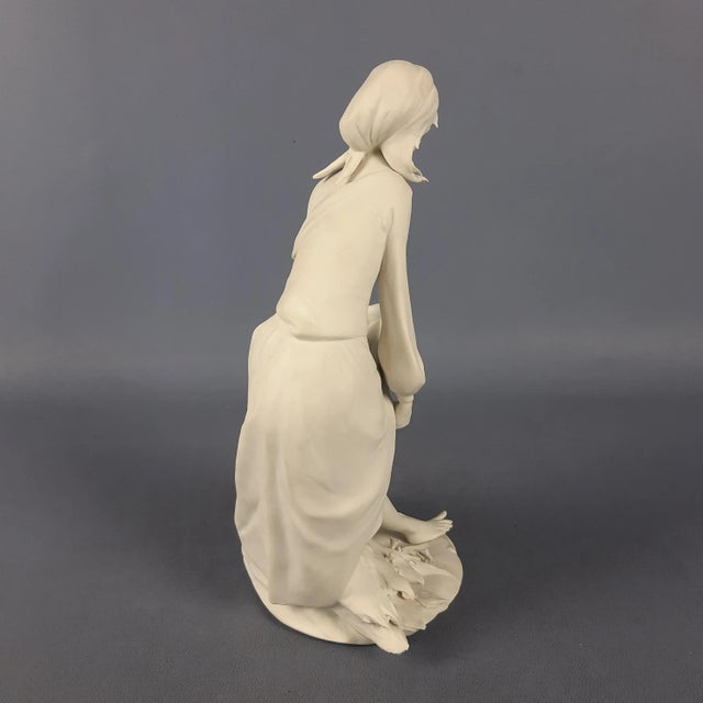 Vintage Biscuit Porcelain Sculpture of Woman by G. Barbetta for Capodimonte, 1950s-1970s For Sale - Image 4 of 16