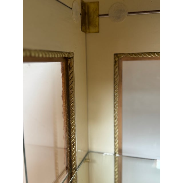1960s Exquisite Gold Gilt Display Cabinet With Mirrored Interiors For Sale - Image 9 of 11