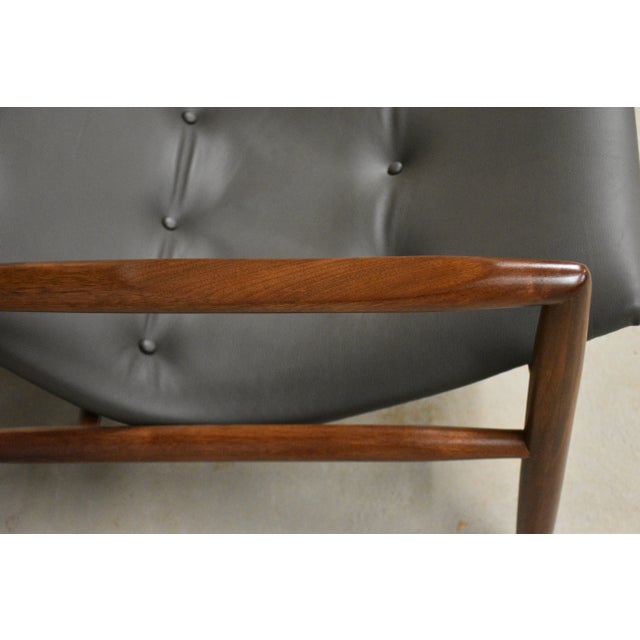 Mid 20th Century Attributed to Adrian Pearsall Walnut Leather Scoop Lounge Chair For Sale In Boston - Image 6 of 7