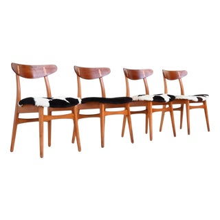 Model Ch30 Dining Chairs in Cowskin by Hans J. Wegner for Carl Hansen & Søn, Denmark, 1952, Set of 4 For Sale