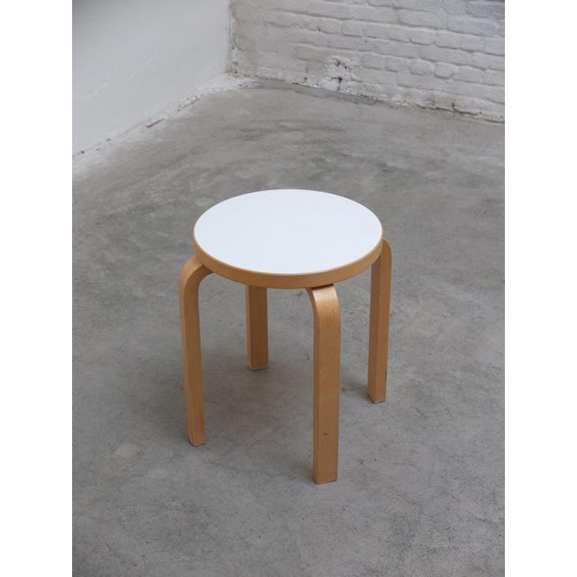 Wood E60 Stools by Alvar Aalto for Artek, 1933, Set of 2 For Sale - Image 7 of 14