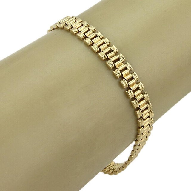 The Jubilee Link 18k Yellow Gold Soft Flex Italian Bracelet is a vintage piece of fine jewelry that exudes elegance and...