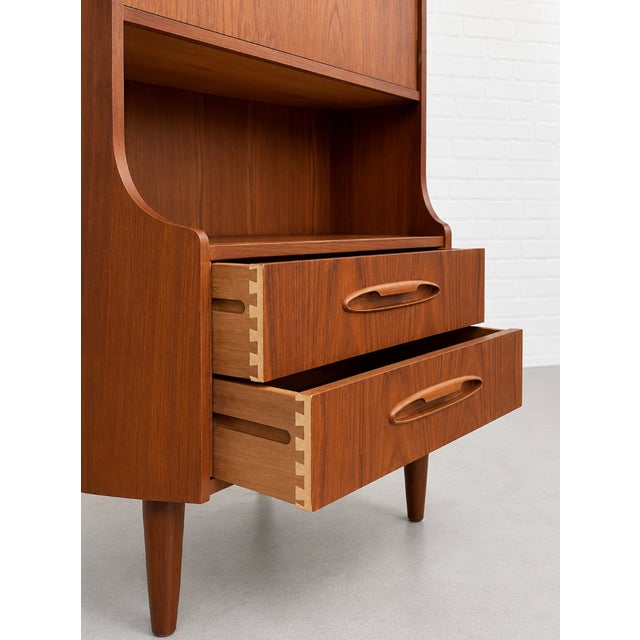 Wood Mid Century Modern Rosewood Corner Bookcase / Bar Cabinet, Made in Denmark by Aulum Mobelfabrik, C. 1960s For Sale - Image 7 of 15